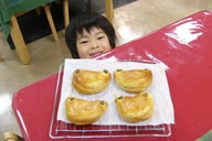 東京ガス親子料理教室（カエルパンを作りました）