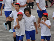 小学校運動会（大玉転がし）