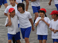 小学校運動会（大玉転がし）